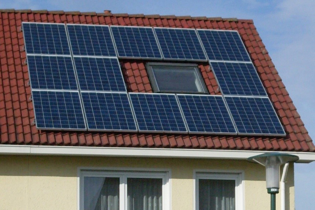 Langzeitvermessung einer netzgekoppelten Photovoltaikanlage Leipzig-Probstheida 