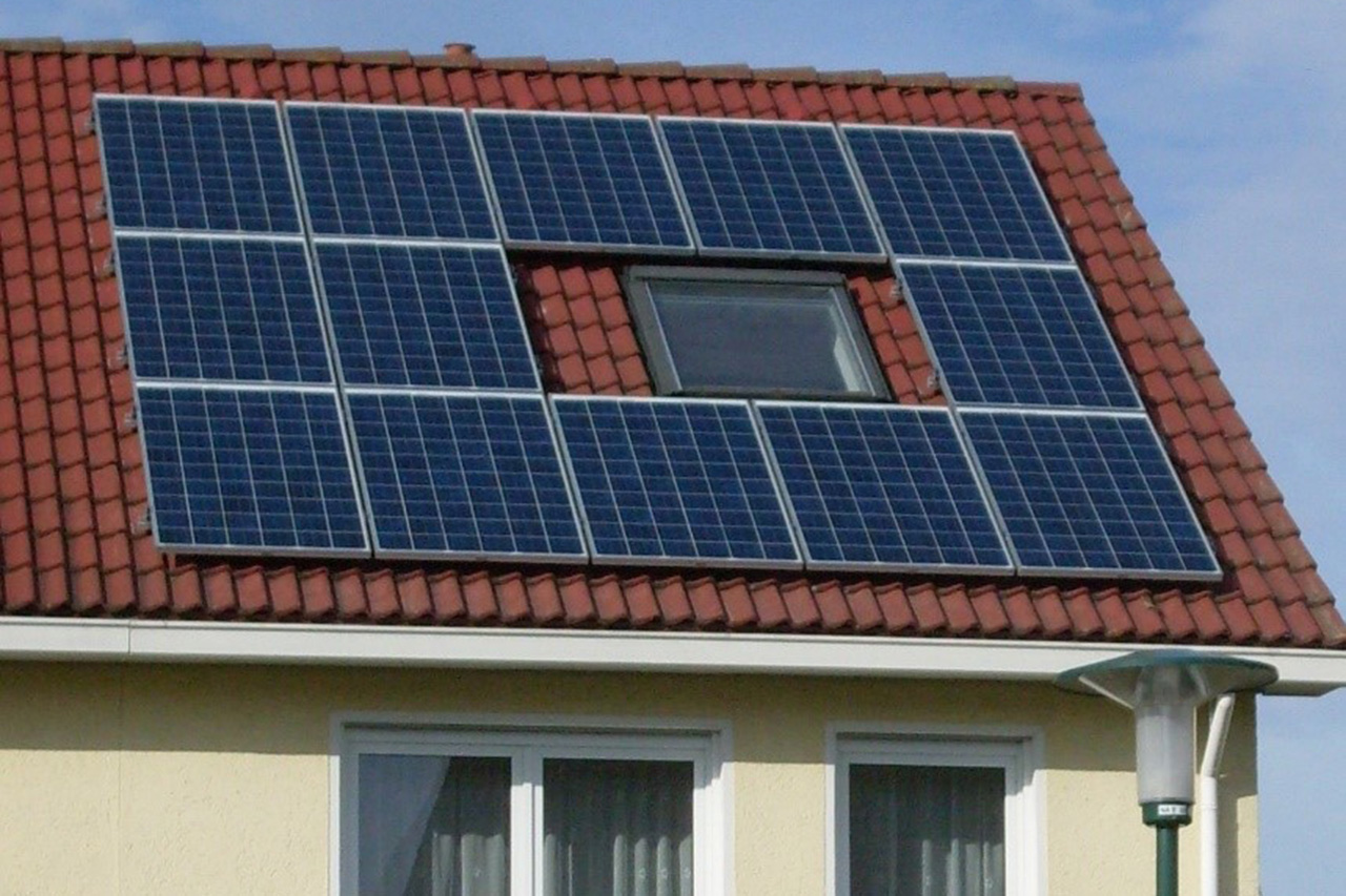 Langzeitvermessung einer netzgekoppelten Photovoltaikanlage Leipzig-Probstheida